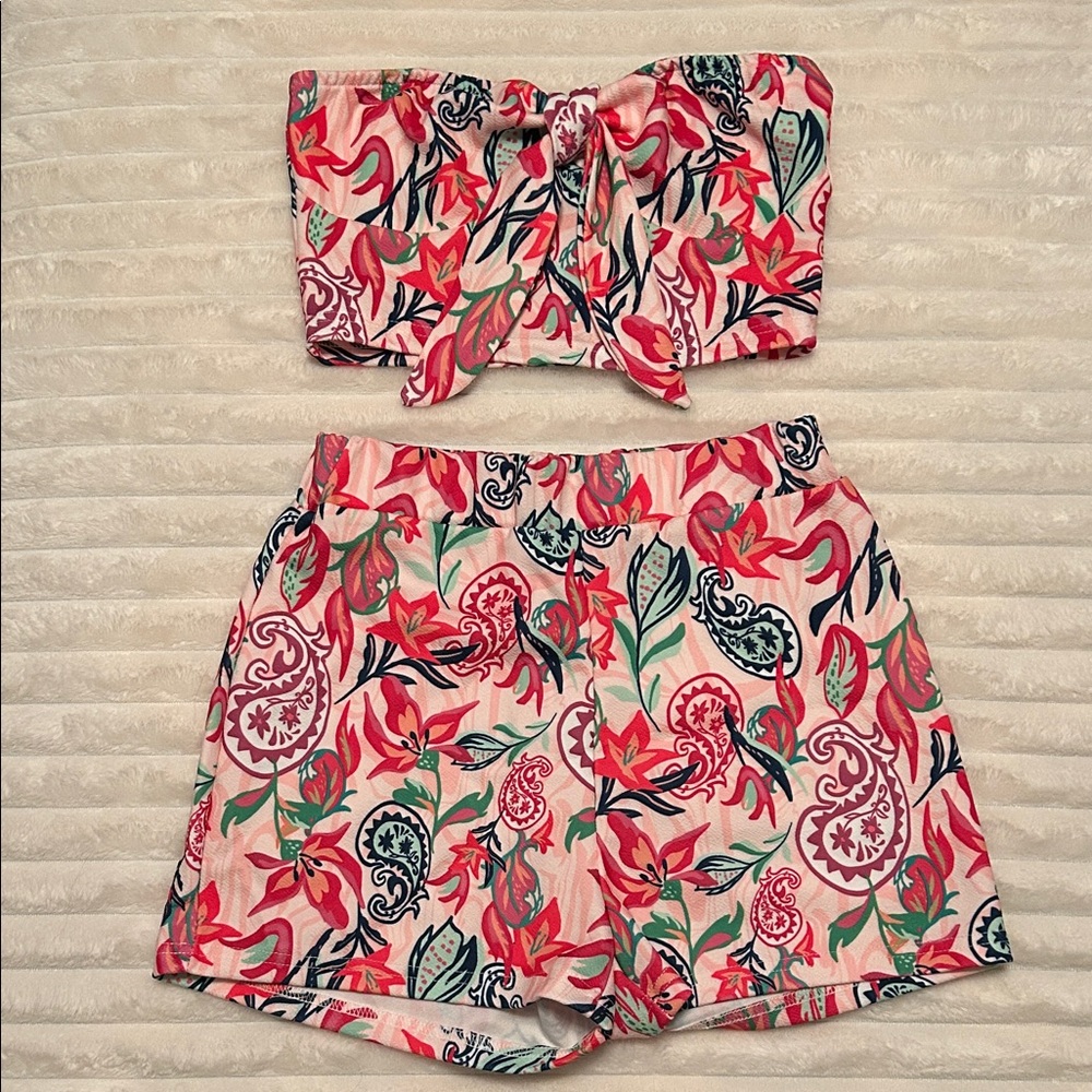 NEW: SHEIN Pink and Green Floral 2-Piece Tube Too & Short Set - Picture 3 of 8